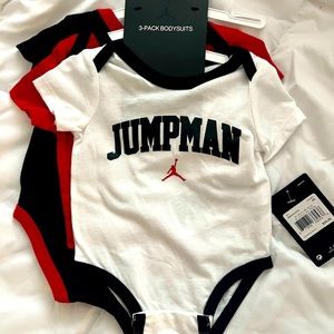 New Nike onesies three pack with tags 3m baby authenticity guaranteed MSRP $30